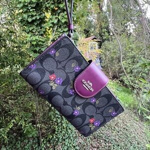 COACH Phone Wallet Country Floral Print Graphite/Deep Berry AUTHENTIC NWT